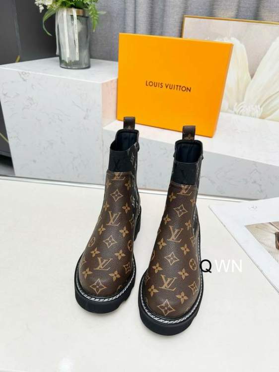 Picture of Louis Vuitton Shoes _SKULVsz35-40WN010512414